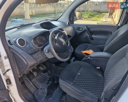 Белый Рено Кенгу, объемом двигателя 1.5 л и пробегом 325 тыс. км за 6200 $, фото 5 на Automoto.ua