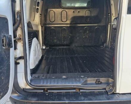 Белый Рено Кенгу, объемом двигателя 1.5 л и пробегом 325 тыс. км за 6200 $, фото 10 на Automoto.ua