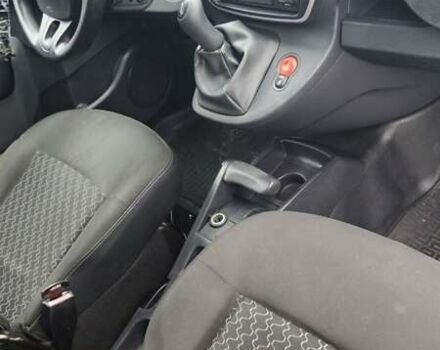 Белый Рено Кенгу, объемом двигателя 1.46 л и пробегом 236 тыс. км за 6500 $, фото 7 на Automoto.ua