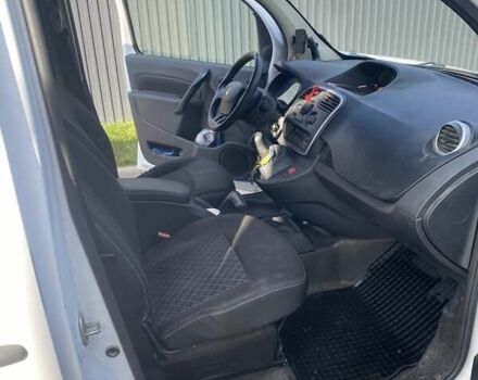 Белый Рено Кенгу, объемом двигателя 1.5 л и пробегом 184 тыс. км за 8390 $, фото 4 на Automoto.ua