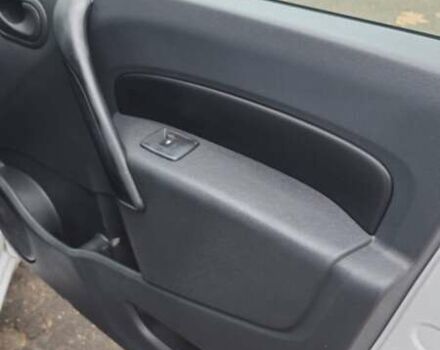 Белый Рено Кенгу, объемом двигателя 1.46 л и пробегом 236 тыс. км за 6500 $, фото 10 на Automoto.ua