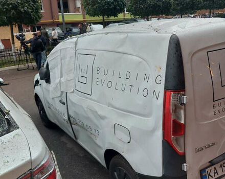 Белый Рено Кенгу, объемом двигателя 1.5 л и пробегом 300 тыс. км за 2500 $, фото 7 на Automoto.ua