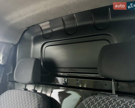 Белый Рено Кенгу, объемом двигателя 1.5 л и пробегом 188 тыс. км за 8000 $, фото 12 на Automoto.ua