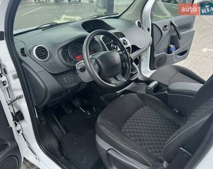 Белый Рено Кенгу, объемом двигателя 1.5 л и пробегом 188 тыс. км за 8000 $, фото 10 на Automoto.ua