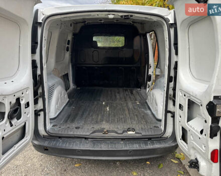 Белый Рено Кенгу, объемом двигателя 1.46 л и пробегом 328 тыс. км за 6800 $, фото 7 на Automoto.ua