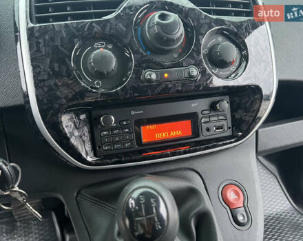 Белый Рено Кенгу, объемом двигателя 1.5 л и пробегом 188 тыс. км за 8000 $, фото 9 на Automoto.ua