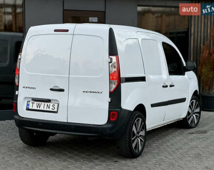 Білий Рено Кєнгу, об'ємом двигуна 1.5 л та пробігом 240 тис. км за 7200 $, фото 3 на Automoto.ua