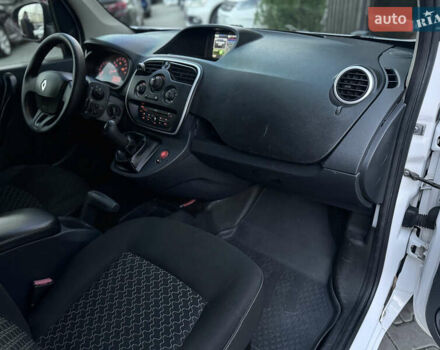 Білий Рено Кєнгу, об'ємом двигуна 1.5 л та пробігом 240 тис. км за 7200 $, фото 24 на Automoto.ua