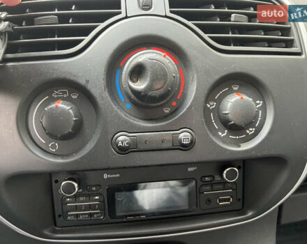 Белый Рено Кенгу, объемом двигателя 1.46 л и пробегом 277 тыс. км за 6450 $, фото 11 на Automoto.ua