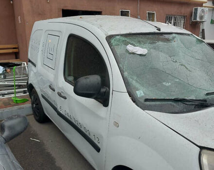 Белый Рено Кенгу, объемом двигателя 1.5 л и пробегом 300 тыс. км за 2500 $, фото 3 на Automoto.ua