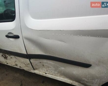 Белый Рено Кенгу, объемом двигателя 1.46 л и пробегом 234 тыс. км за 4500 $, фото 9 на Automoto.ua