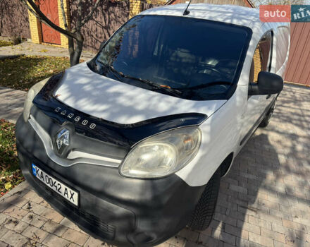 Белый Рено Кенгу, объемом двигателя 1.46 л и пробегом 328 тыс. км за 6800 $, фото 2 на Automoto.ua