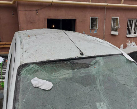 Белый Рено Кенгу, объемом двигателя 1.5 л и пробегом 300 тыс. км за 2500 $, фото 4 на Automoto.ua