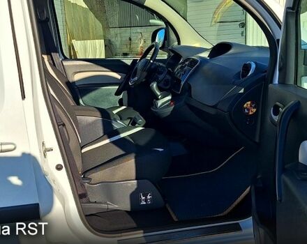 Білий Рено Кєнгу, об'ємом двигуна 1.5 л та пробігом 64 тис. км за 12500 $, фото 9 на Automoto.ua