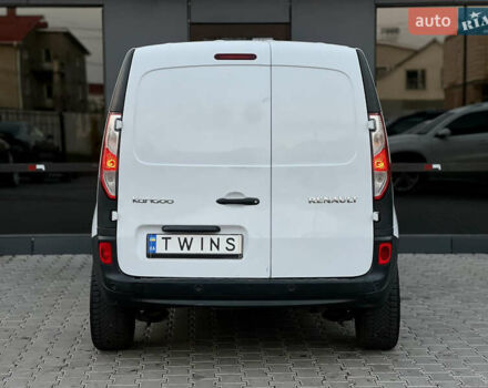 Білий Рено Кєнгу, об'ємом двигуна 1.5 л та пробігом 240 тис. км за 7200 $, фото 4 на Automoto.ua