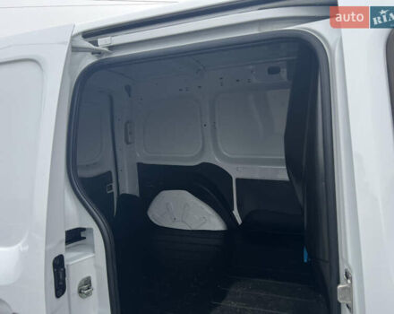 Белый Рено Кенгу, объемом двигателя 1.5 л и пробегом 188 тыс. км за 8000 $, фото 7 на Automoto.ua