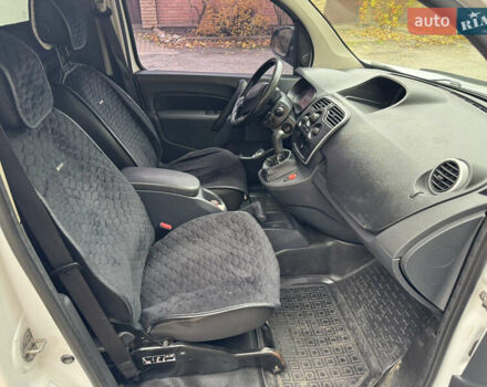 Белый Рено Кенгу, объемом двигателя 1.46 л и пробегом 328 тыс. км за 6800 $, фото 11 на Automoto.ua