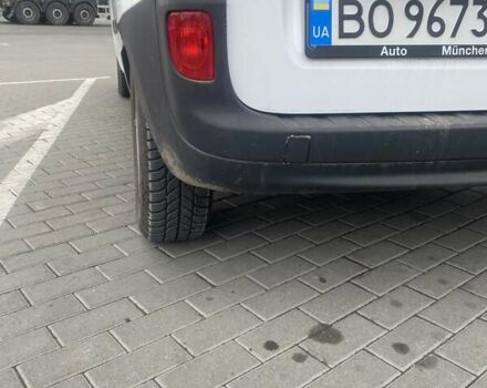 Белый Рено Кенгу, объемом двигателя 1.5 л и пробегом 184 тыс. км за 8390 $, фото 2 на Automoto.ua