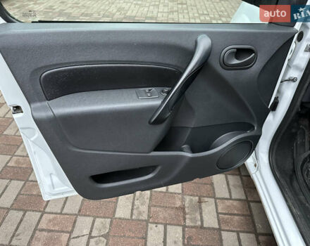 Білий Рено Кєнгу, об'ємом двигуна 1.5 л та пробігом 211 тис. км за 7999 $, фото 33 на Automoto.ua