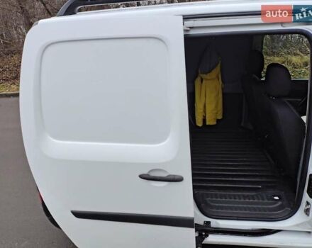 Белый Рено Кенгу, объемом двигателя 1.46 л и пробегом 201 тыс. км за 8000 $, фото 6 на Automoto.ua