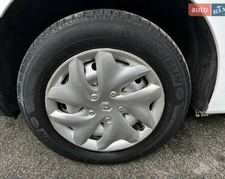 Білий Рено Кєнгу, об'ємом двигуна 1.5 л та пробігом 195 тис. км за 8200 $, фото 16 на Automoto.ua