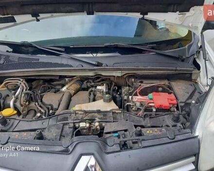 Белый Рено Кенгу, объемом двигателя 1.46 л и пробегом 276 тыс. км за 9000 $, фото 11 на Automoto.ua