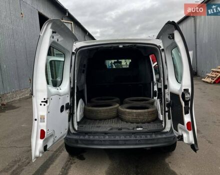 Белый Рено Кенгу, объемом двигателя 1.5 л и пробегом 175 тыс. км за 9500 $, фото 10 на Automoto.ua