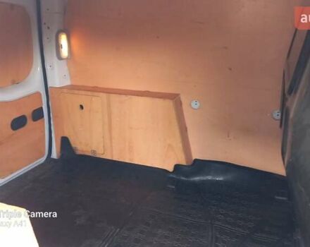 Белый Рено Кенгу, объемом двигателя 1.46 л и пробегом 276 тыс. км за 9000 $, фото 7 на Automoto.ua