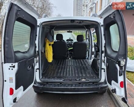 Белый Рено Кенгу, объемом двигателя 1.46 л и пробегом 201 тыс. км за 8000 $, фото 5 на Automoto.ua