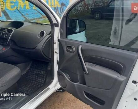 Белый Рено Кенгу, объемом двигателя 1.46 л и пробегом 276 тыс. км за 9000 $, фото 9 на Automoto.ua