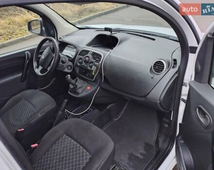 Белый Рено Кенгу, объемом двигателя 1.46 л и пробегом 201 тыс. км за 8000 $, фото 14 на Automoto.ua