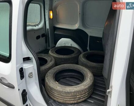 Белый Рено Кенгу, объемом двигателя 1.5 л и пробегом 175 тыс. км за 9500 $, фото 8 на Automoto.ua