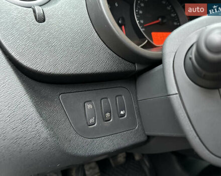 Білий Рено Кєнгу, об'ємом двигуна 1.5 л та пробігом 211 тис. км за 7999 $, фото 20 на Automoto.ua