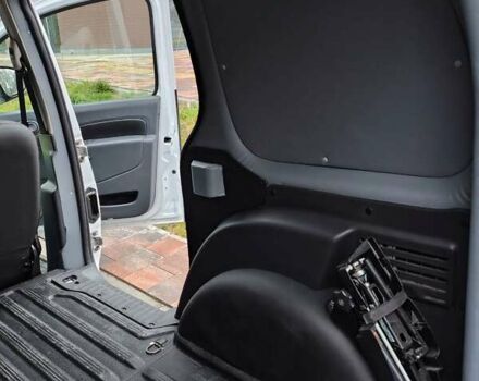 Белый Рено Кенгу, объемом двигателя 1.46 л и пробегом 201 тыс. км за 8000 $, фото 17 на Automoto.ua