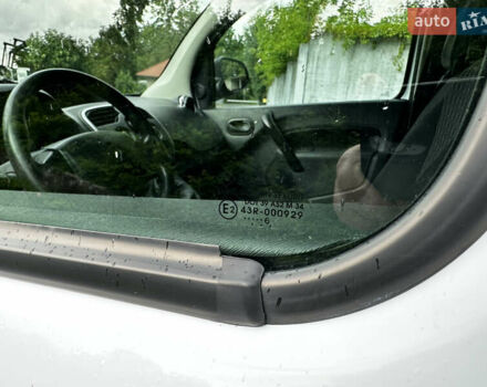 Білий Рено Кєнгу, об'ємом двигуна 1.5 л та пробігом 195 тис. км за 8200 $, фото 35 на Automoto.ua