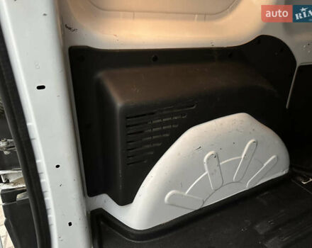 Білий Рено Кєнгу, об'ємом двигуна 1.5 л та пробігом 211 тис. км за 7999 $, фото 17 на Automoto.ua