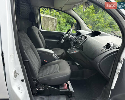 Білий Рено Кєнгу, об'ємом двигуна 1.5 л та пробігом 195 тис. км за 8200 $, фото 52 на Automoto.ua