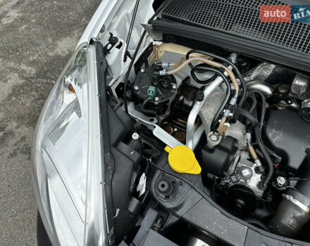 Білий Рено Кєнгу, об'ємом двигуна 1.5 л та пробігом 195 тис. км за 8200 $, фото 24 на Automoto.ua