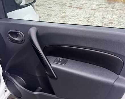 Білий Рено Кєнгу, об'ємом двигуна 0 л та пробігом 9 тис. км за 6100 $, фото 6 на Automoto.ua