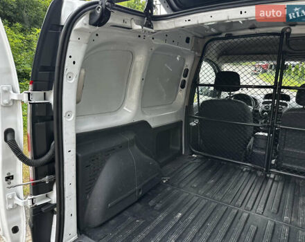 Білий Рено Кєнгу, об'ємом двигуна 1.5 л та пробігом 195 тис. км за 8200 $, фото 31 на Automoto.ua