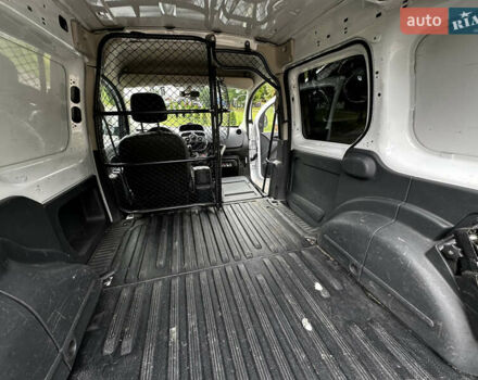 Білий Рено Кєнгу, об'ємом двигуна 1.5 л та пробігом 195 тис. км за 8200 $, фото 33 на Automoto.ua