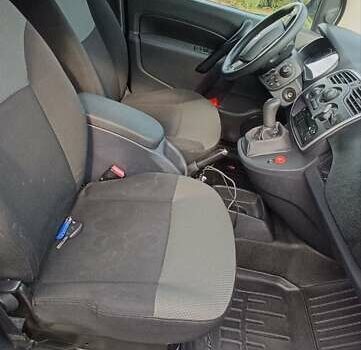 Білий Рено Кєнгу, об'ємом двигуна 1.46 л та пробігом 150 тис. км за 9199 $, фото 14 на Automoto.ua