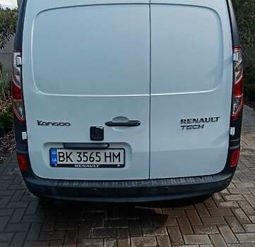 Білий Рено Кєнгу, об'ємом двигуна 1.46 л та пробігом 150 тис. км за 9199 $, фото 1 на Automoto.ua