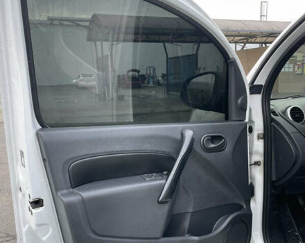 Белый Рено Кенгу, объемом двигателя 1.46 л и пробегом 161 тыс. км за 8200 $, фото 14 на Automoto.ua