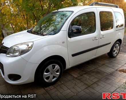 Білий Рено Кєнгу, об'ємом двигуна 1.5 л та пробігом 260 тис. км за 11550 $, фото 4 на Automoto.ua