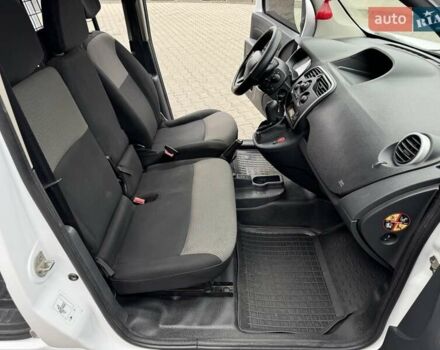 Белый Рено Кенгу, объемом двигателя 1.5 л и пробегом 205 тыс. км за 9600 $, фото 10 на Automoto.ua