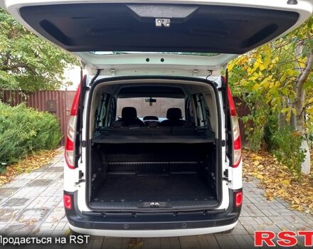 Білий Рено Кєнгу, об'ємом двигуна 1.5 л та пробігом 260 тис. км за 11550 $, фото 8 на Automoto.ua