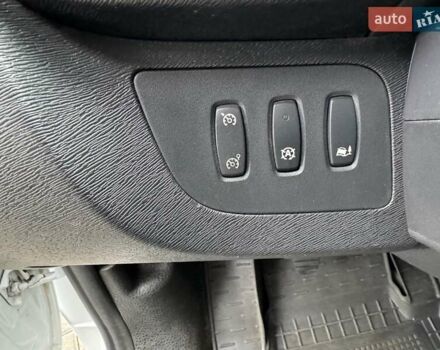 Белый Рено Кенгу, объемом двигателя 1.5 л и пробегом 205 тыс. км за 9600 $, фото 18 на Automoto.ua