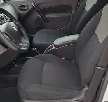 Білий Рено Кєнгу, об'ємом двигуна 0 л та пробігом 52 тис. км за 9800 $, фото 6 на Automoto.ua