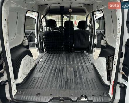 Белый Рено Кенгу, объемом двигателя 1.5 л и пробегом 205 тыс. км за 9600 $, фото 15 на Automoto.ua